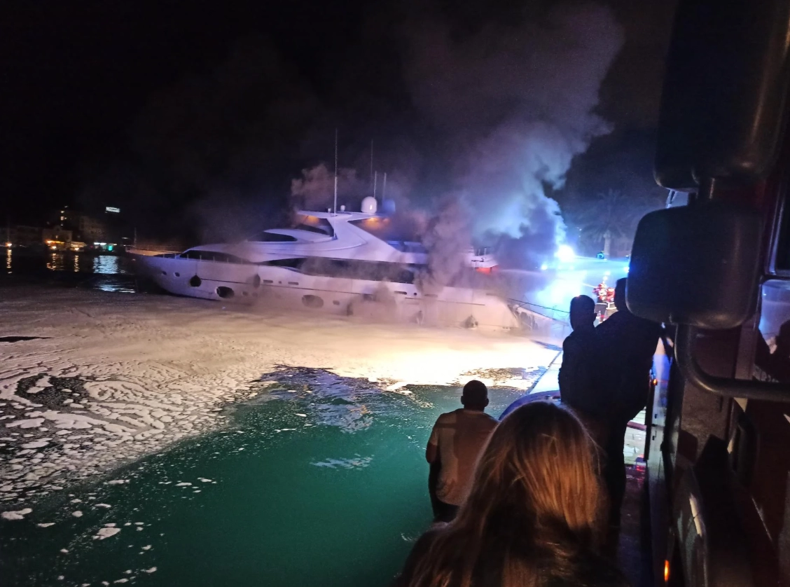 Pozar jahta makarska 2